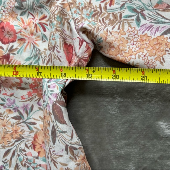 First Look Multicolor Floral Blouse NWOT - Picture 2 of 5